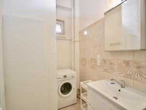 Pronájem bytu 2+kk, Praha - Krč, Humpolecká, 42 m2