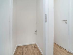 Prodej bytu 2+kk, Praha - Prosek, Vysočanská, 46 m2