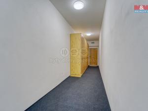 Pronájem obchodního prostoru, Loděnice, Karlštejnská, 400 m2