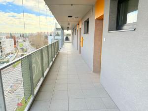 Prodej bytu 1+kk, Praha - Horní Měcholupy, Milánská, 33 m2