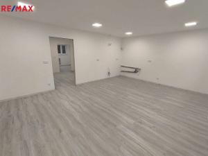 Prodej bytu 4+kk, Praha - Kobylisy, Pohnertova, 85 m2