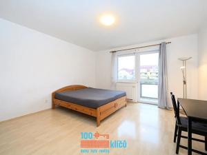 Pronájem bytu 1+kk, Praha - Písnice, Švihovská, 28 m2