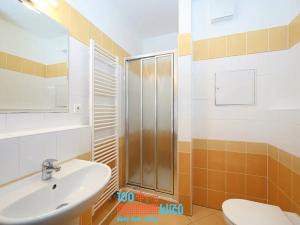 Pronájem bytu 1+kk, Praha - Písnice, Švihovská, 28 m2