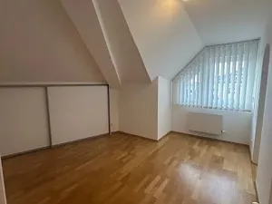 Pronájem bytu 4+1, Praha - Libeň, Společná, 136 m2