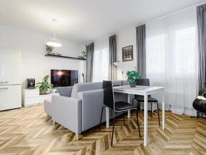 Prodej bytu 2+kk, Praha - Uhříněves, Františka Diviše, 63 m2