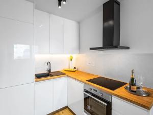 Prodej bytu 2+kk, Praha - Kobylisy, Kyselova, 44 m2