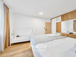 Prodej bytu 2+kk, Znojmo, náměstí Svobody, 102 m2