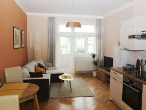 Pronájem bytu 2+kk, Praha - Nusle, Kloboučnická, 44 m2