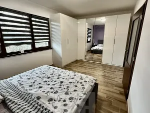 Pronájem rodinného domu, Králův Dvůr, Větrná, 94 m2