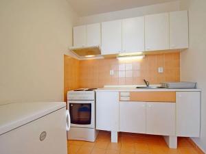 Pronájem bytu 1+kk, Praha - Čimice, Křivenická, 34 m2