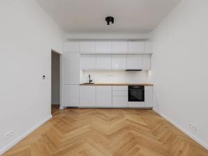 Pronájem bytu 2+kk, Praha - Vršovice, Kodaňská, 41 m2