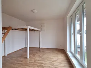 Pronájem bytu 1+kk, Praha - Holešovice, Malá Plynární, 29 m2