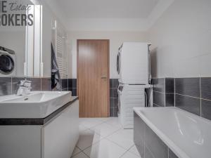 Prodej bytu 2+kk, Praha - Dolní Měcholupy, Kardausova, 54 m2