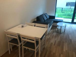 Pronájem bytu 2+kk, Praha - Holešovice, Argentinská, 52 m2