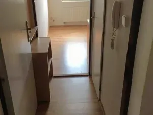 Pronájem bytu 1+kk, Karlovy Vary, 24 m2