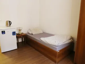 Pronájem bytu 1+kk, Hradec Králové, Na Kropáčce, 18 m2