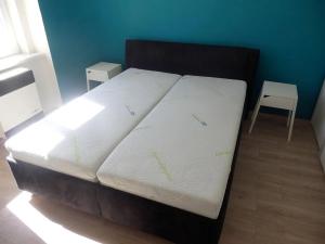 Pronájem bytu 2+kk, Praha - Vršovice, Holandská, 43 m2