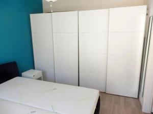 Pronájem bytu 2+kk, Praha - Vršovice, Holandská, 43 m2