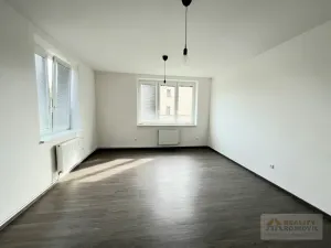 Prodej atypického bytu, Meziměstí, Školní, 112 m2