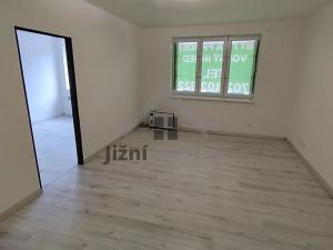 Prodej bytu 3+1, Mladá Vožice, Husovo náměstí, 82 m2