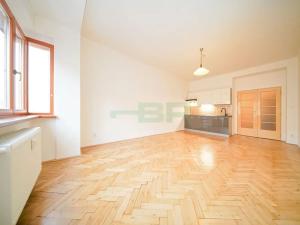 Pronájem bytu 1+kk, Praha - Vinohrady, U vinohradské nemocnice, 34 m2