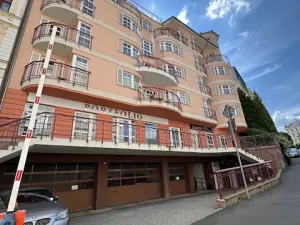 Prodej bytu 3+kk, Karlovy Vary, Zámecký vrch, 109 m2