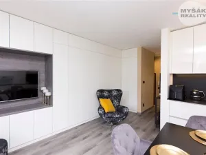 Prodej bytu 1+kk, Hostivice, Ovesná, 36 m2