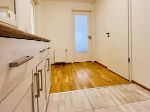 Pronájem bytu 2+kk, Praha - Malešice, Univerzitní, 53 m2