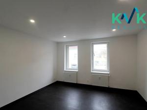 Prodej bytu 3+1, Karlovy Vary, U Trati, 83 m2