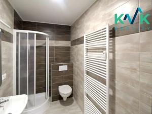 Prodej bytu 3+1, Karlovy Vary, U Trati, 83 m2