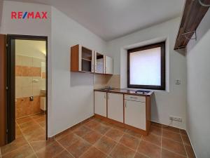 Pronájem bytu 1+kk, Poděbrady, Husova, 33 m2