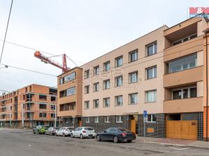 Pronájem bytu 1+1, Pardubice, Štrossova, 38 m2