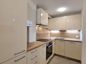 Pronájem bytu 3+kk, Praha - Vršovice, Karpatská, 55 m2