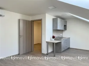 Pronájem bytu 1+kk, Pardubice, Sladkovského, 31 m2