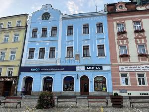 Pronájem bytu 2+1, Jindřichův Hradec, nám. Míru, 92 m2