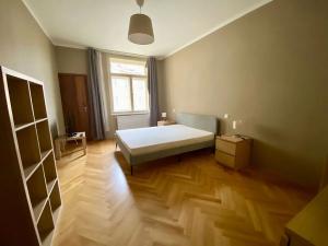 Pronájem bytu 2+kk, Praha - Nusle, Táborská, 55 m2