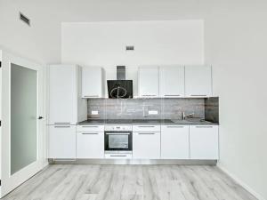 Pronájem bytu 2+kk, Praha - Michle, U plynárny, 61 m2