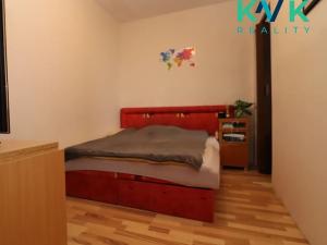 Prodej bytu 1+kk, Karlovy Vary, Dubová, 30 m2