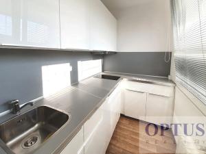 Pronájem bytu 1+kk, Praha - Podolí, Kaplická, 35 m2