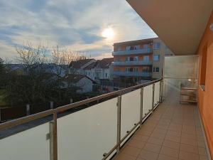 Pronájem bytu 2+kk, Olomouc, Voskovcova, 56 m2