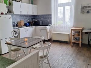 Pronájem bytu 2+1, Praha - Smíchov, U Královské louky, 70 m2