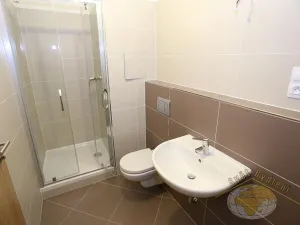 Pronájem bytu 1+kk, Praha - Letňany, Hlučkova, 32 m2