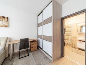 Pronájem bytu 2+kk, Praha - Hloubětín, Saarinenova, 61 m2