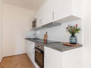 Pronájem bytu 1+kk, Praha - Vinohrady, Máchova, 38 m2