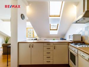 Pronájem bytu 2+kk, Praha - Vršovice, 28. pluku, 62 m2