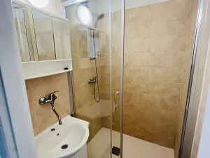 Pronájem bytu 2+kk, Praha - Dejvice, Evropská, 40 m2