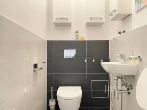 Prodej bytu 3+kk, Praha - Modřany, Československého exilu, 69 m2