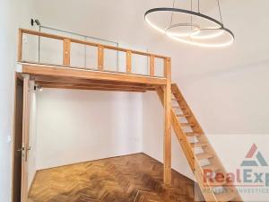 Pronájem bytu 1+1, Praha - Karlín, Kubova, 42 m2