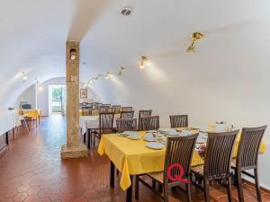 Prodej domu, Telč, náměstí Zachariáše z Hradce, 680 m2