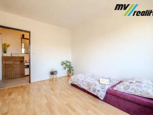 Pronájem bytu 2+1, Milovice, Komenského, 46 m2
